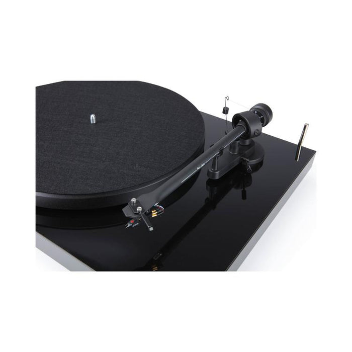 Pro-Ject DEBUT III PHONO SB BT | Table tournante - Bluetooth - Châssis MDF - Housse anti-poussière - Noir Piano-Sonxplus St-Sauveur