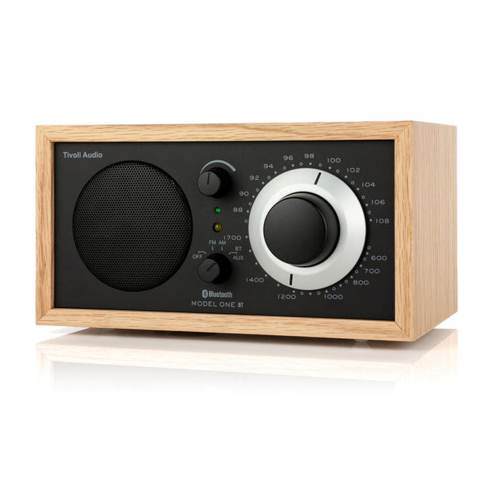 Tivoli One BT | Radio AM/FM - Bluetooth - Entrée AUX. - Sans fil - Chêne/Noir-Sonxplus St-Sauveur